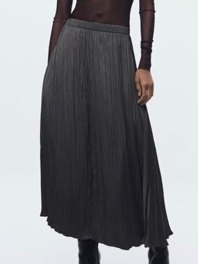 Zara grey fully lined mesh pleated skirt